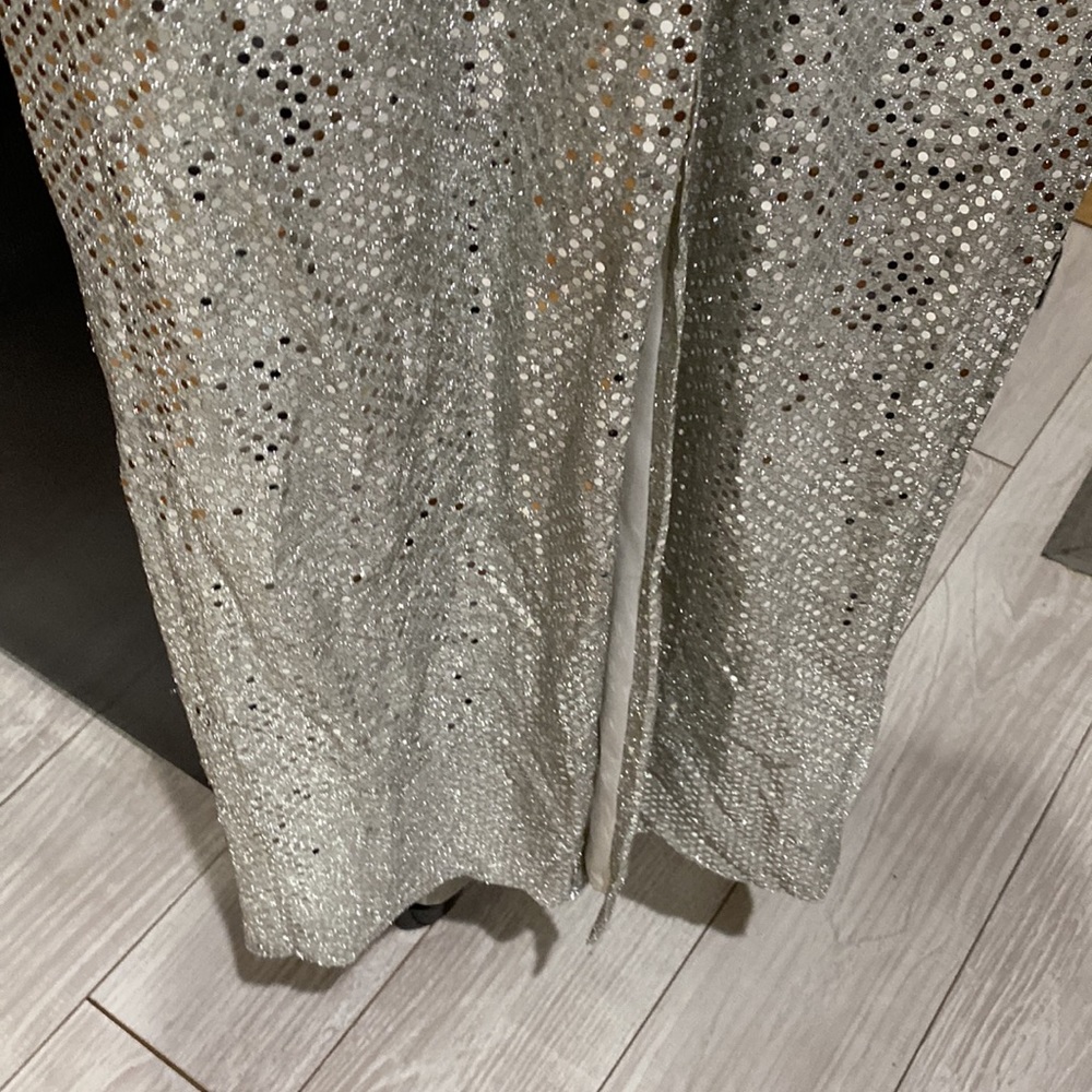 Silver gown - Picture 4 of 8